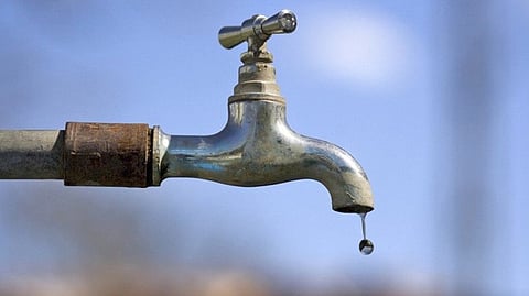 As there is no proper supply of water in Bijlinagar the society holders have submitted a statement to the Municipal Commissioner