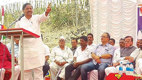३० वर्षे खासदारकी मिळूनही विकासाकडे दुर्लक्ष
