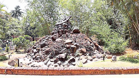 सावंतवाडीतील शिवउद्यानाची ब्रेकजर्नी