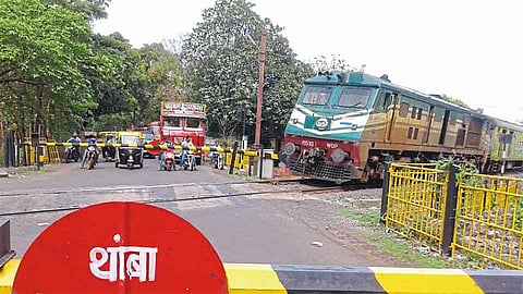 तळेरे-कोल्हापूर दुपदरीकरण धूळफेकच