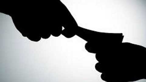 महिलेनेच काढला सरकारी महिला वकीलाचा काटा