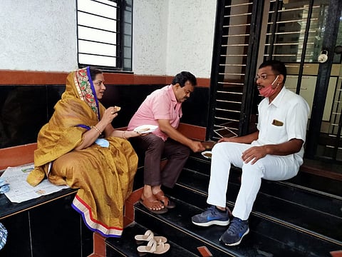 अरे हे काय...चक्क महापौर दररोज कोविड सेंटर मध्ये जेवण करणार, कशासाठी ? वाचा सविस्तर !