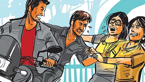 हातात चिठ्ठी दिली अन् पोत तोडून चोरटे पसार