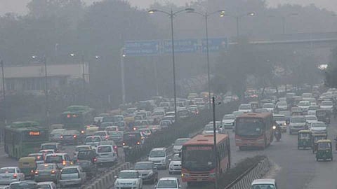 Air Pollution : दिल्लीतील शाळांना दोन दिवस सुट्टी!