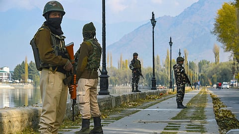 NIA अॅक्शन मोडमध्ये, काश्मीर, दिल्ली, यूपीमध्ये १८ ठिकाणी छापे