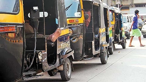 6000 rickshaw grants of 1500 get help Solapur Sub-Regional Transport Office