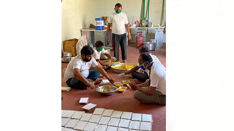 संस्कार सोशल फाउंडेशनचे रावेत येथील कम्युनिस्ट किचन.