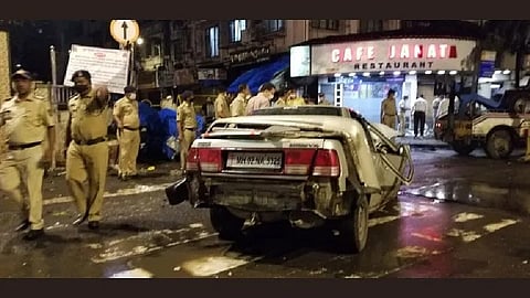 क्रॉफर्ड मार्केट अपघातः अपघातावेळी नेमकं काय झालं?,चालकानं केला 'हा' दावा