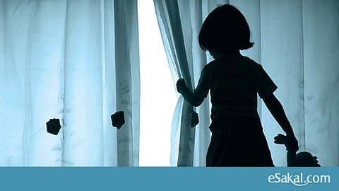 काय म्हणावं 'या' निर्दयी आईला, जिनं पोटच्या मुलीचाच आवळला गळा