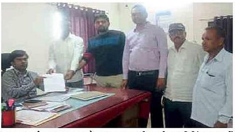 Farmers are apset about Low Papaya Rate in Nandurbar