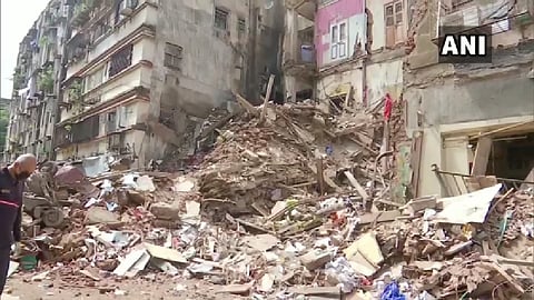मुंबई महापालिकेला 'हा' पुरस्कार द्या, भाजप महिला आमदार संतापल्या