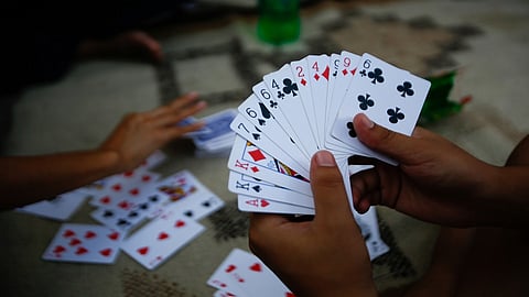 Police caught illegal Gambling unit in Pimpri yavatmal