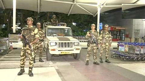 मुंबईत हाय अलर्ट, ड्रोन उडवण्यास पोलिसांची बंदी