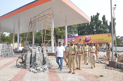 पोलिस मुख्यालयाच्या जागेत उभारण्यात येत आहे पेट्रोलपंप