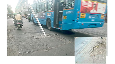 नळस्टॉप चौक - येथील खचलेल्या चेंबरमध्ये लाकूड टाकून धोका असल्याचे दर्शविण्यात आले आहे. (दुसऱ्या छायाचित्रात) पौड रस्ता पुलावर पडलेले खड्डे.