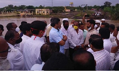 MLA Kul inspected the damage caused due to heavy rains in daund district