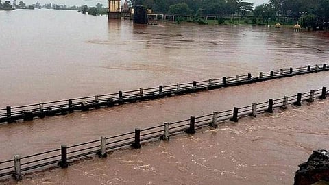 शेतकऱ्यांची चिंता वाढवणारी बातमी; राज्यात फेब्रुवारीपर्यंत अवकाळी पावसाची शक्यता