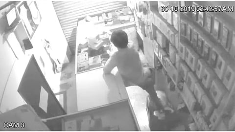 Theft by Physically handicapped person in Pune