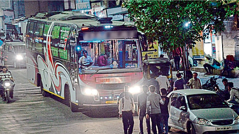 खासगी ट्रॅव्हलची मनमानी