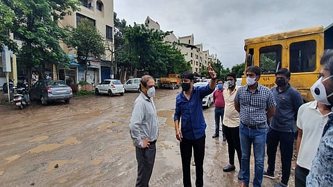 Pune Commissioner surprise visit to Wadgaon Road for pending work road