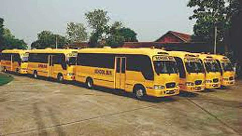 Akola Risod News School closed, schoolbuses wheeled !, Schoolbus professionals frustrated