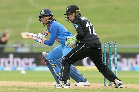 INDvsNZ : स्मृती, रॉड्रीग्जच्या तडाख्यात न्यूझीलंडचा धुव्वा