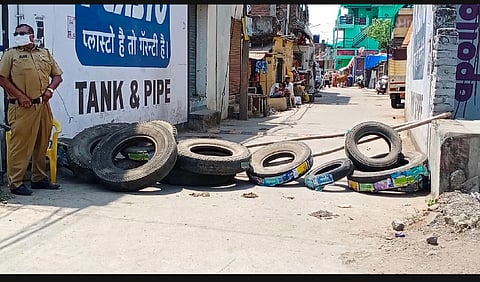 वाडी : मंगळवारी "सील' केलेला आंबेडकरनगरातील परिसर.
