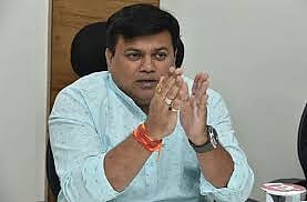 अंतिम वर्षाच्या शेवटच्या सत्रातील परीक्षा घेणे अवघड; परिक्षा रद्द करण्याबाबत 'युजीसी'ला शिक्षण मंत्र्यांचे पत्र