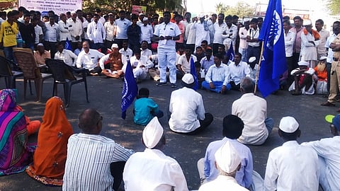 Sangali Agitation On Road In zare Sangli Marathi News