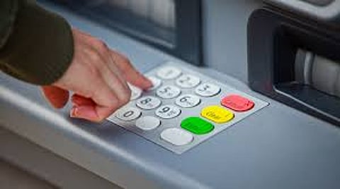 People in Shrirampur due to running out of money in ATM