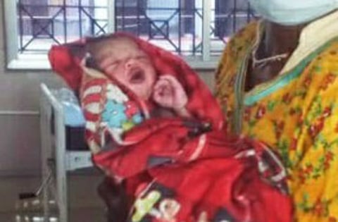 भंडारा : कोविड रुग्णालयातील नवजात बालिका.
