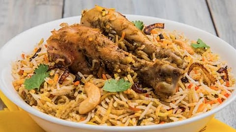 वीकएण्ड हॉटेल : बिर्याणी - एक क्लासिक डिश