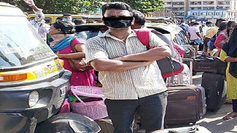 Chakarmani Left For Mumbai Kolhapur Marathi News