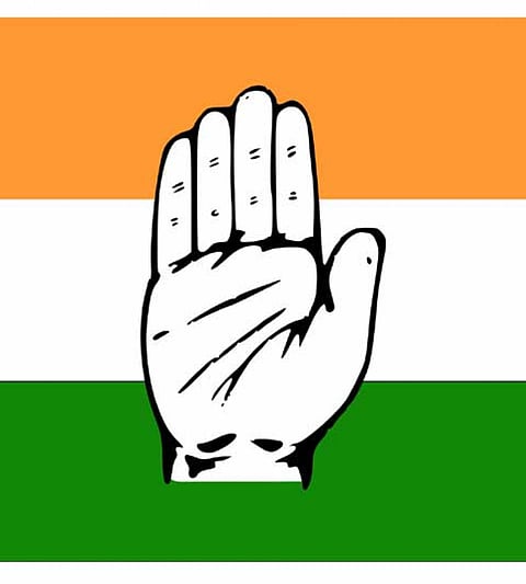 Congress warns to fill potholes on Pune Nashik road