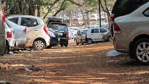 माथेरानमधील पार्किंगमध्ये चोरी