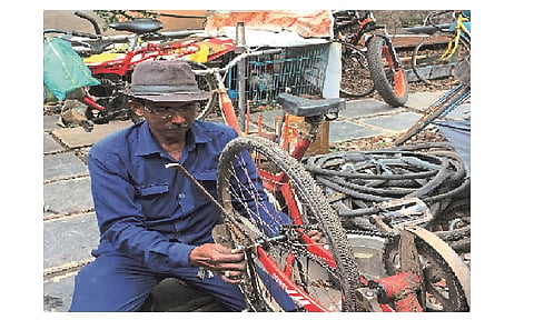 Lack of neonatal bicycle mechanics