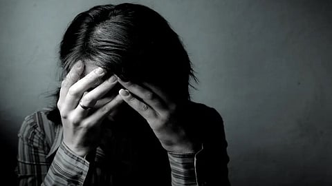 depreesed women tried to suicide