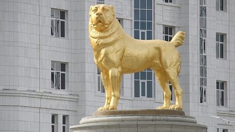dog monument