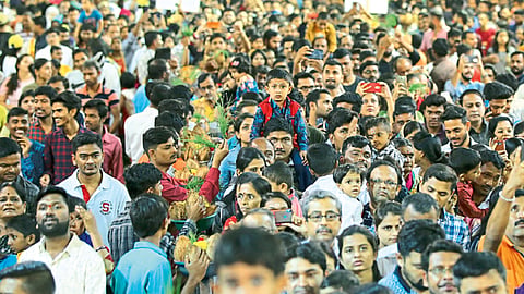Pune ganesh-bhakat