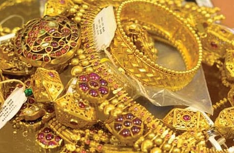 Gold and silver prices fall