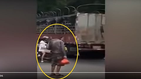 VIDEO प्रचंड व्हायरल ! रस्त्यावरून चालणारी ती 'डोकं' नसलेली व्यक्ती कोण...