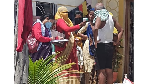 दौंड तालुक्यातील मळद येथे घरोघरी जाऊन आरोग्य तपासणी सुरू