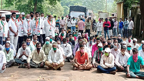 कऱ्हाड-चिपळूण मार्गावर राज्य सरकारविरोधात राष्ट्रवादी रस्त्यावर