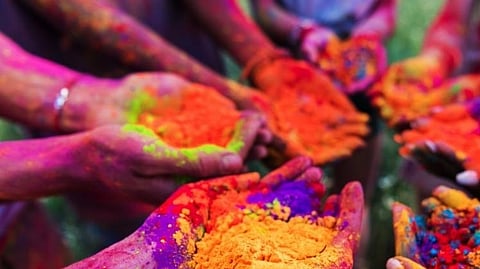 holi