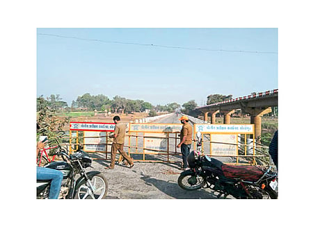 Struggling To Get In Ichalkaranji By Other Road Kolhapur Marathi News