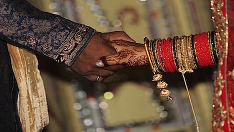 the tradition of maratha community to celebrate diwali with son in law and gift to both in sangli