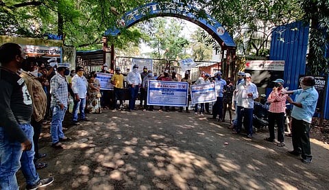 आम आदमी पक्षाकडून पुणे-सातारा रस्त्यावर महावितरणविरोधात आंदोलन