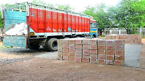 malegaon illigal liquor.jpg