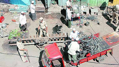 मालेगाव बॉम्बस्फोट खटल्यातील आरोपी प्रसाद पुरोहितच्या दोषमुक्ततेच्या अर्जाला पिडीत व्यक्तीचा विरोध