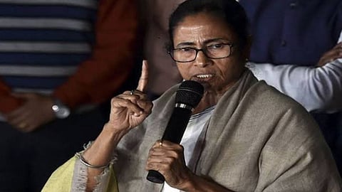 अविश्वसनीय! कोलकत्यात सीबीआय विरुद्ध पोलिस संघर्ष